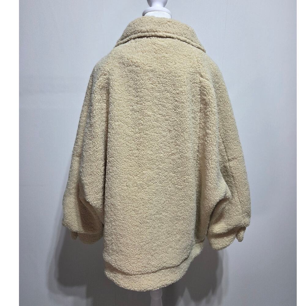 HYFVE NWOT Tan Sherpa Fleece Teddy Button up Jacket size Large - Picture 2 of 10